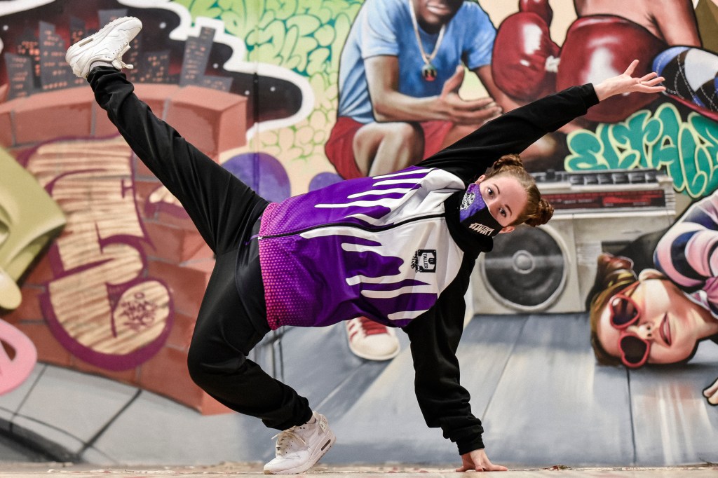 Equipación Oficial  EL TALLER  BREAKING CLUB! Reserva antes del 22 de&nbsp;Noviembre.